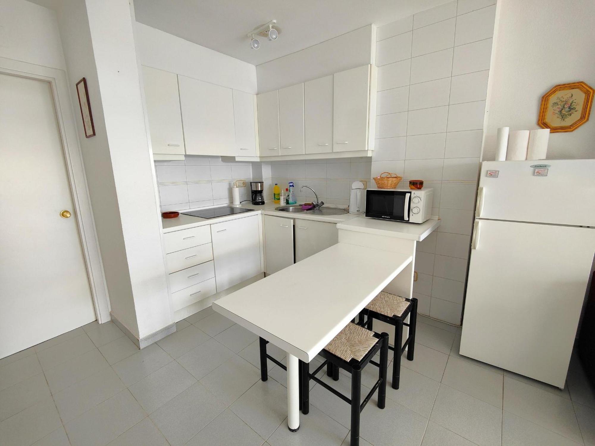 Apartment 3314 Rocmar 1 2-a, Excelente Situacion Frente Al Puerto Pesquero Y Con Vista A La Bahia. - Es-258-19